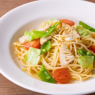 季節の野菜とアンチョビのペペロンチーノ