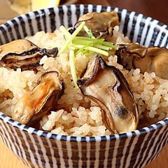 Special oyster rice made with plenty of oyster stock from Miyagi Prefecture