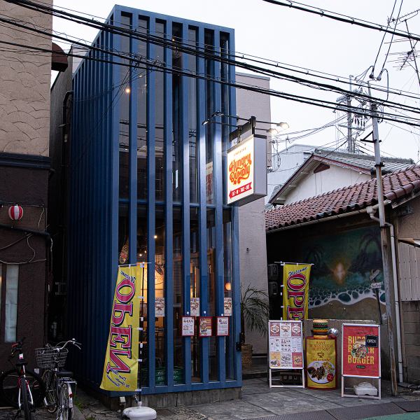 【8名～18名様までフロア貸切が。18名～31名様までで店舗貸切】が可能♪大勢でも愉しめる当店は貸切も可能なので周囲を気にすることなく、歓送迎会やイベント打ち上げなど様々なシーンでご利用いただけます。店内は木目を基調としたシックなアメリカンテイストの落ち着いた趣で快適なひとときがお過ごしいただけます。