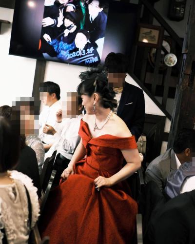 .
什么是 1.5 会议？

确切地！！
这是两全其美的事情：一场婚礼和一场招待会！

＼我尝试总结一下景点/

✅自由度高！选择你喜欢的作品和内容
✅ 客人负担低（高会员费制度）
✅ 还可以穿着正宗的服装并进行表演
✅ 但并不像婚宴那么正式！
✅ 价格比婚宴便宜多了。

“我们已经举行了婚礼，但我们想向朋友们炫耀一下。”
“在冲绳或夏威夷举行婚礼，在家乡举行揭幕仪式。”
“我想和亲密的朋友一起享受轻松的乐趣。”

对于这样的情侣来说，最完美的地方就是庆功宴❣️

一栋房子就能实现你的梦想
我们自己的免费婚礼

食物也很美味♪

请随时联系我们。

#家庭婚礼 #派对后 #婚礼派对 #美味
#休闲婚礼 #婚宴 #餐厅
#岐阜美食 #随意结婚 #自由 #温馨 #LINE
