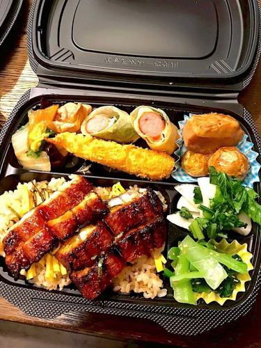 .
Our colorful bento lunches✨

It's perfect for work lunches or meetings.

It is also used by companies and school teachers,
"It was satisfying and delicious!"
We have received many positive comments.

1 piece 2,700 yen including tax

For special occasions
It is also suitable for everyday lunches.

-------------------------------------------------
🍱 Order a bento box for 6 people or more + coffee (550 yen per cup)
Private room rental is free!
-------------------------------------------------

Perfect for conferences and meetings.

Please feel free to use this space for business meetings or lunch parties.

Feel free to consult us about your budget and quantity ☺️
For reservations and inquiries, please send us a DM.

#grape shop
#lunchbox
#PartySet
#Takeout
#MeetingBento
#lunchbox
#cafebento
#Creative cuisine
#Delicious lunch box
#Gifu Gourmet
#lunch time
#cafe lunch
#Family get-together
#Celebrations
#EventPreparation
#HomemadeBento
#Corporate lunch
#Catered lunch
#Sports day lunch
#LINE