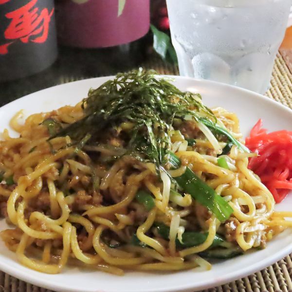 自家製の台湾ミンチを使用したピリ辛な焼きそば【台湾焼きそば】♪