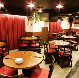 The dining room can be used for up to 80 people while standing up! Ideal for social gatherings, wedding banquets and various banquets.In front of you, you can enjoy a lively atmosphere of steaming dim sum steamed in a steam basket and cooking flames! Please use this opportunity ♪