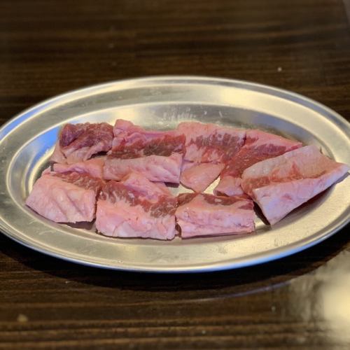 Skirt steak (beef tendon) sauce and salt