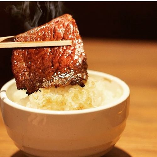 最大の売りとおすすめは「タレ」昭和五十一年創業の味樹園秘伝のタレをそのままに。それが名古屋甘辛焼肉。