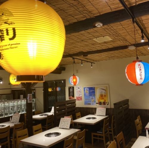 You can enjoy your meal while enjoying the atmosphere of the stone wall with lanterns in the store!