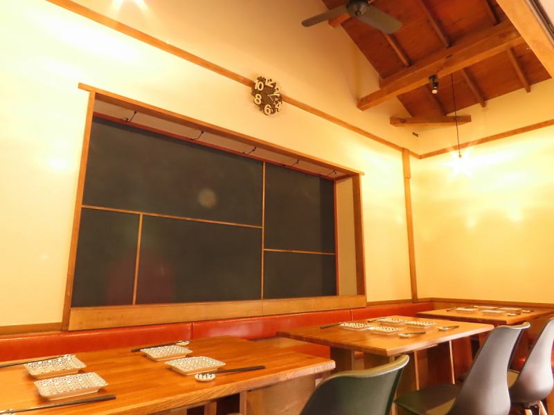 ◆ A space like a mountain hut ◆ There is not only a counter but also a table seat that can be relaxed ♪ Please spend a relaxing time in a space like a mountain hut ♪ A visit by a family is also welcome! Please come visit お 越 し