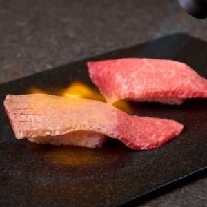 和牛炙り肉寿司（2貫）