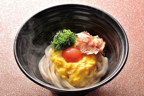 半熟赤玉子と出汁醤油 釜玉のおうどん