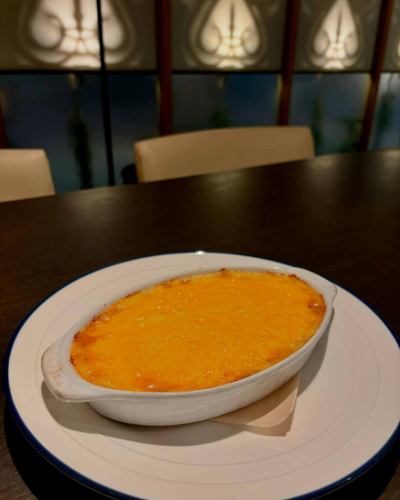 [Whimsical Menu]

Cottage pie 🇬🇧

A beef version of shepherd's pie topped with cheddar cheese and baked.
(Please check out our previous post for more information on Shepherd's Pie)

It's a whimsical menu, so sometimes it's available😄 and sometimes it's not.😢

#cafebarbrill #Cafe Bar Brill #Tokushima European Cuisine #Tokushima Cafe Bar #Tokushima Izakaya #Tokushima Gourmet #Kagoyamachi Gourmet #Tokushima Girls' Night Out #Cottage Pie