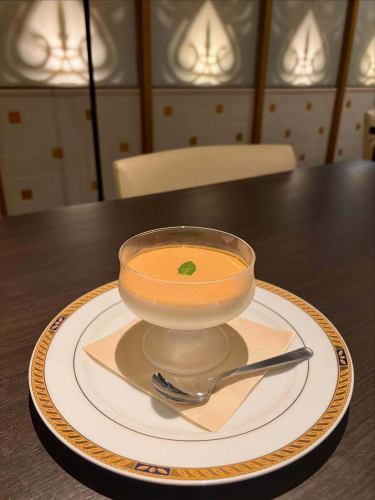 【キャラメルソース追加】

パンナコッタにキャラメルソース追加しました。
ソースが2種類になったので、パンナコッタをご注文の際はラズベリーソースかキャラメルソースを選んでいただく感じになります。