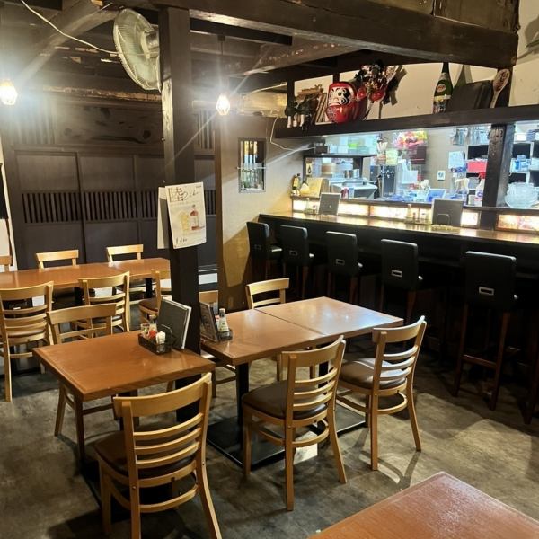 Located a 10-minute walk from Fukaya Station, it's easy to access and easy to get together! Our shop has a homely atmosphere.There are table seats, counter seats, and tatami room seats, so you can use it for a wide range of purposes such as banquets, drinking parties, dinners with friends and family, girls' night out, and dates.You can also use the convenient online reservation!