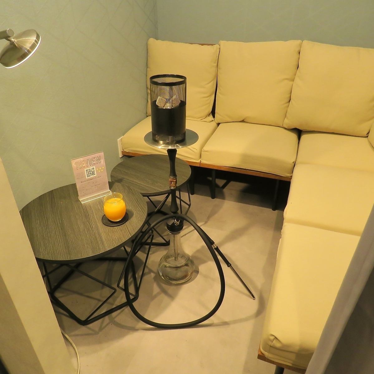 貸切OKのシーシャ屋で過ごす、大人のためのくつろぎパーティー