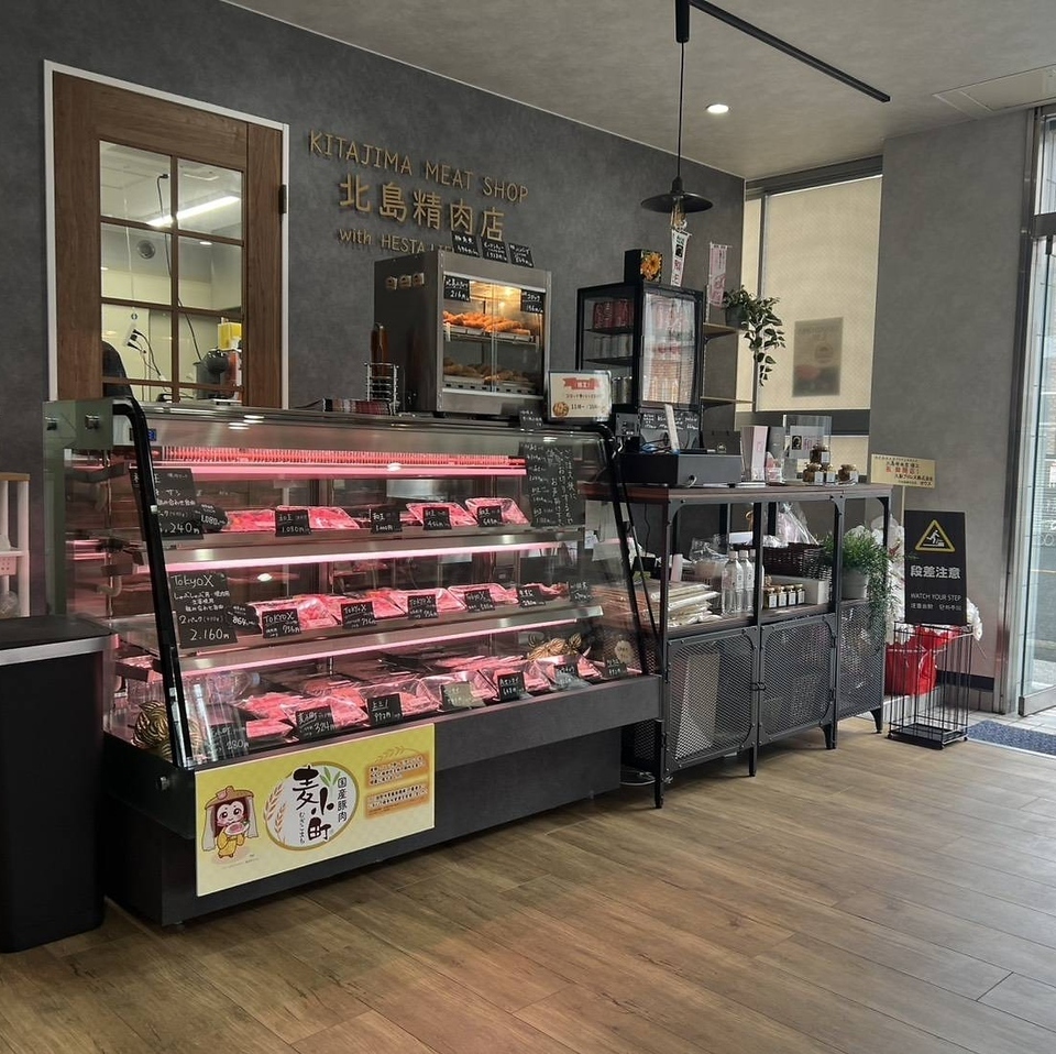 A specialty shop offering dishes inspired by the family recipes of gold medalists and carefully selected Japanese Black Wagyu beef, enriching your daily meals.