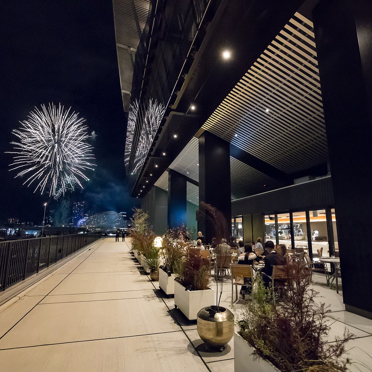 夜景を楽しむ大人のデートは当店で。特別な思い出を彩るお料理。