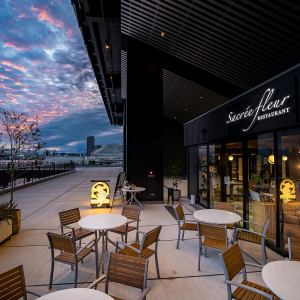 【テラス4名掛けテーブル席完備】※天気や季節によってご利用いただけない場合がございます