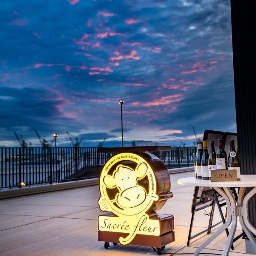 【アニバーサリーディナー】人気料理全7品＋乾杯ドリンク＋メッセージプレート (夜景窓際席確約)