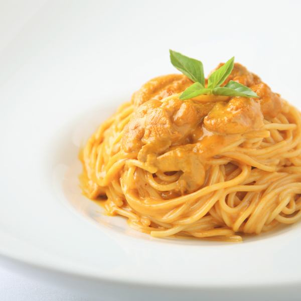 Spaghetti with plenty of Hokkaido raw sea urchin in cream sauce