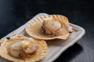 Grilled scallop with butter (2 pieces)