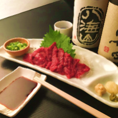 Extreme! Lean horse meat sashimi