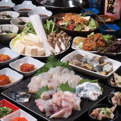 【下关直送国产虎河豚火锅套餐】8道菜+虎河豚火锅+150分钟畅饮*生啤。