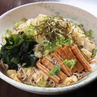 夏限定！きつねとわかめの冷やしガリそば