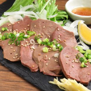 Vacuum-cooked at low temperature! Rare sashimi of beef liver