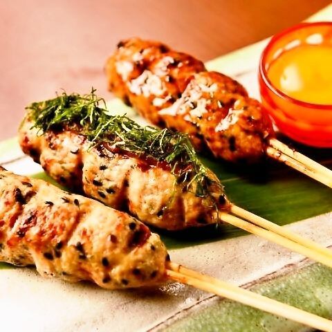 Yakitori is 100 yen per skewer.For a drink after work...