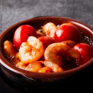 海老とミニトマトのアヒージョ