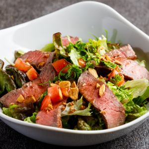 和牛ローストビーフサラダ