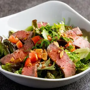 和牛烤牛肉沙拉