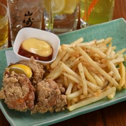 어린 닭고기 튀김 & 감자 튀김