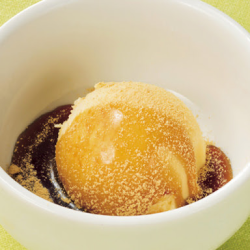 검은 꿀과 가루 & 바닐라 아이스