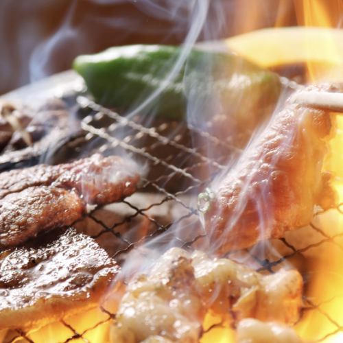Enjoy the taste of meat with charcoal-grilled meat