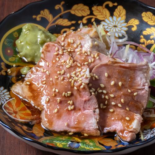 職人の技が息づく珠玉の料理。一品一品に真心を込めた、目にも鮮やかで深みのある贅沢な味わいを堪能。