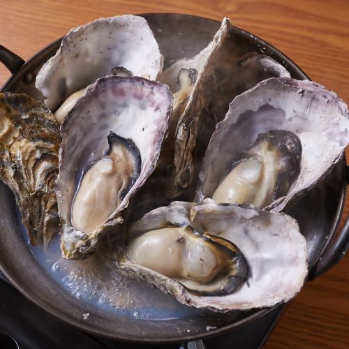 《From Akkeshi》Grilled oysters [3 pieces]