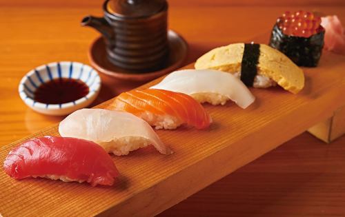 《蓝鳍金枪鱼和鲑鱼子》Omakase Rokukan Saki or Kura Assortment