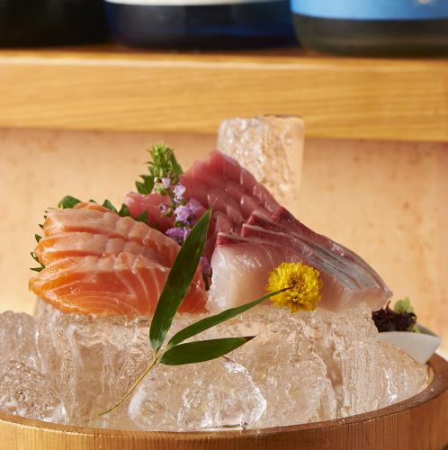 <Iceberg platter> Assorted sashimi 3 dishes