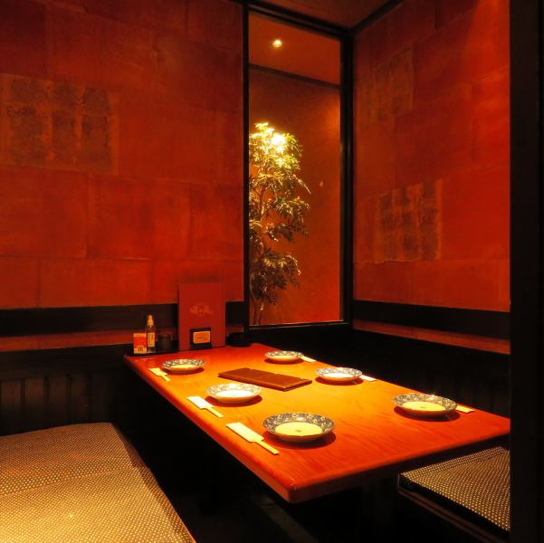 【喫煙席有り】プライベート感満載の掘り炬燵個室はデートから宴会まで幅広くご利用いただけます。