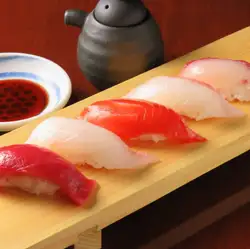 五件組什錦壽司拼盤(含藍鰭鮪魚)