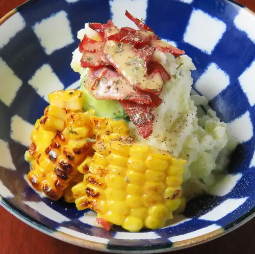 焼きとうもろこしのポテトサラダ