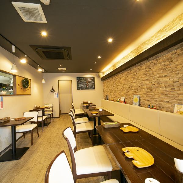 The stylish interior is perfect for surprise parties and celebration parties♪ You can also relax and enjoy banquets and private parties with a large number of people! If you have any requests or consultations, please let us know♪