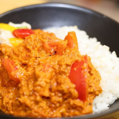 Butter curry with minced pork and fresh tomatoes
