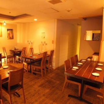The second floor is reserved for 25 to 35 people.Please feel free to contact us for the autumn farewell party / winter year-end party.