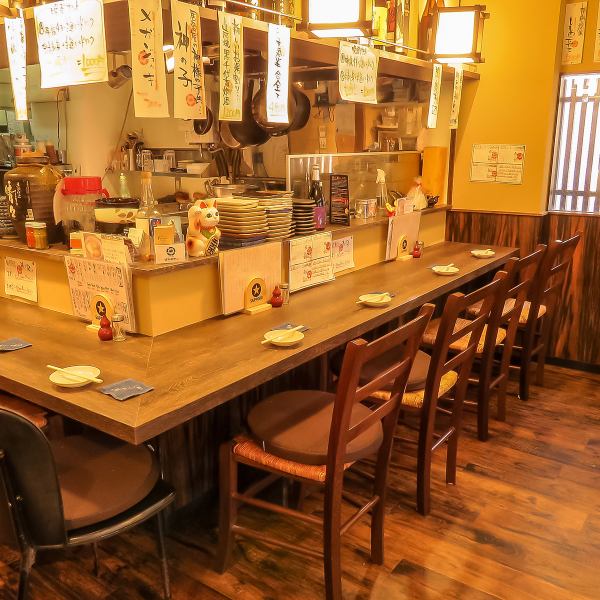 ほっこりとした雰囲気が漂う当店は、まさに大衆居酒屋の真骨頂！友達や家族との楽しいひと時にぴったりな場所です。カジュアルな内装と温かいスタッフの笑顔がお迎えします。仕事帰りの一杯や、週末のリラックスタイム、お一人様でも大歓迎◎自慢の美味しい料理とお酒で、心温まるひとときをお過ごしください。