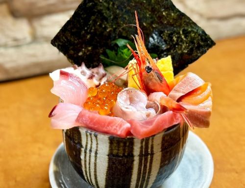 Nagomi-ya Luxury Seafood Bowl