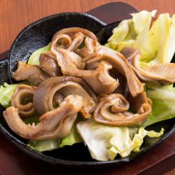 一夜干しホルモンの鉄板焼