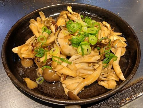 カキとキノコのバター焼き