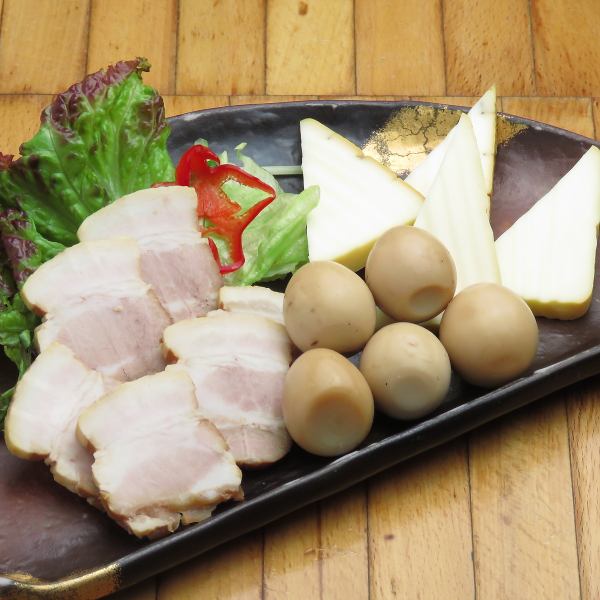 Eat the ingredients in the most delicious way! All are homemade ♪ ≪Smoked 3 kinds assortment≫ 968 yen (tax included)