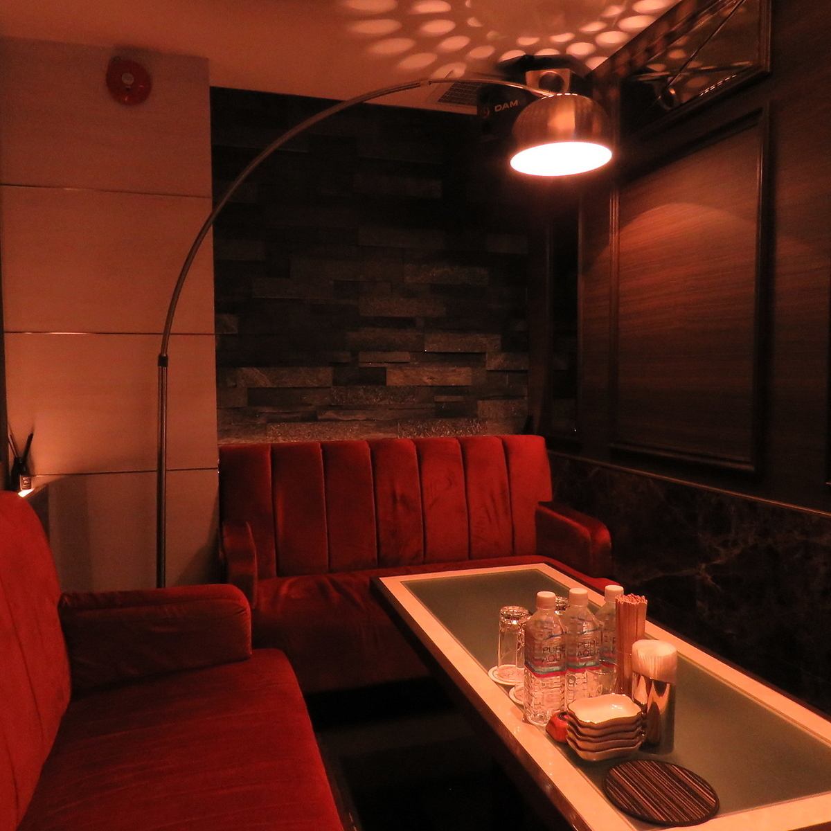 4種類の完全個室をご用意。様々なシーンでご利用ください。